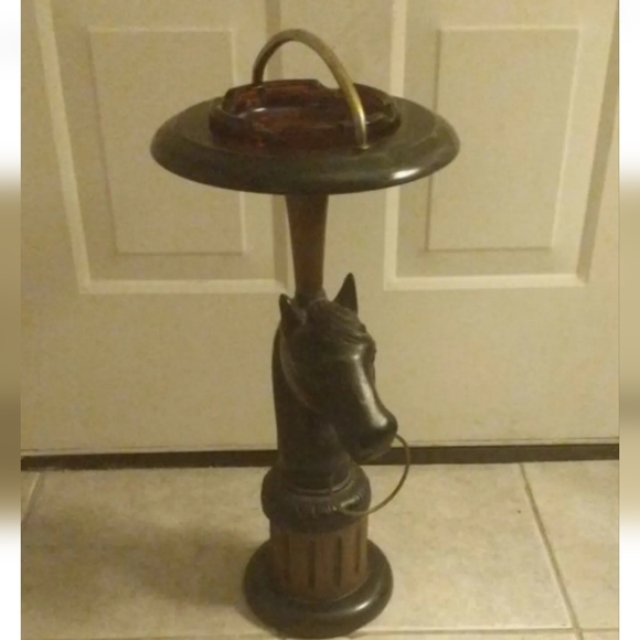 Elegant Antique Standing Ashtray - Metallic Horse Bust - Picture 3 of 4